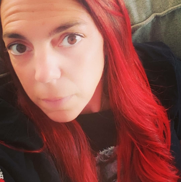 Meet your Posher, Vanessa - Picture 2 of 2